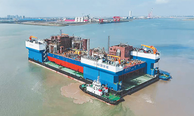 新博娱乐：全球最大江海移动船坞完成出海运输任务