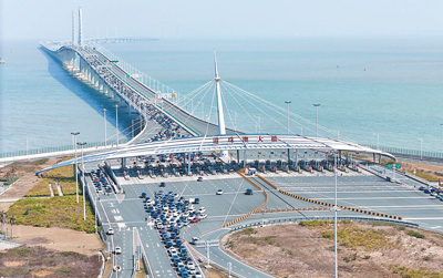 新博官方：港珠澳大桥出入境车辆突破1000万辆次